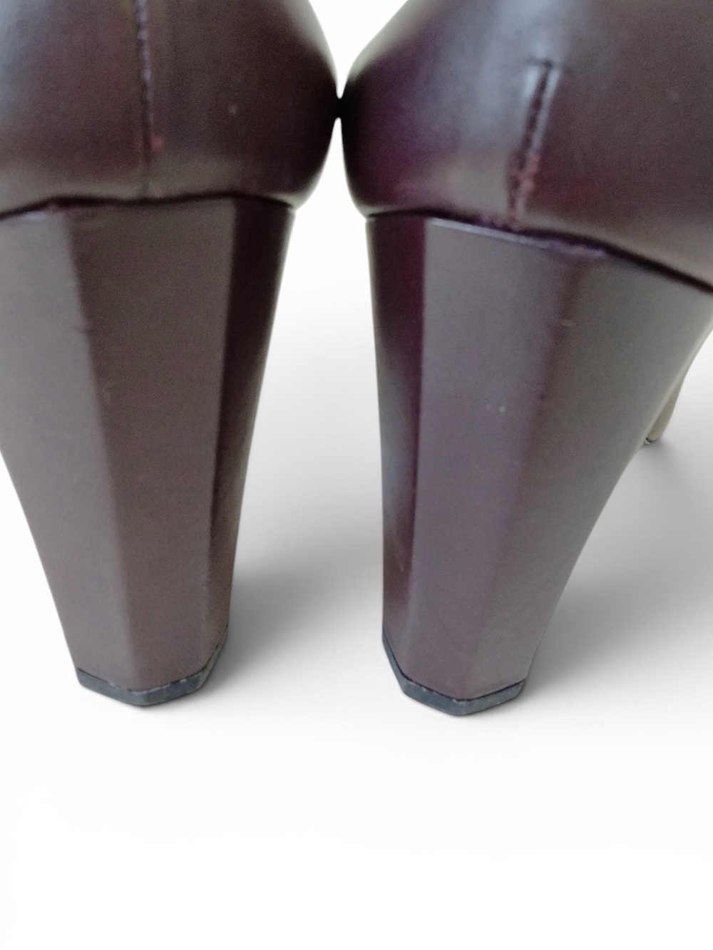 CHANEL Burgundy Quilted Cap-Toe Leather Heels with Gold Accents EU37.5 - Picture 6 of 9